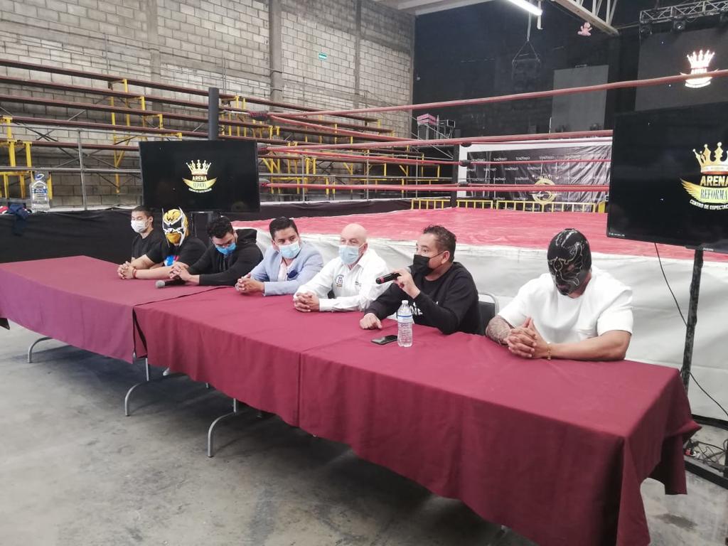 Inician contiendas de lucha libre en la Arena Reforma