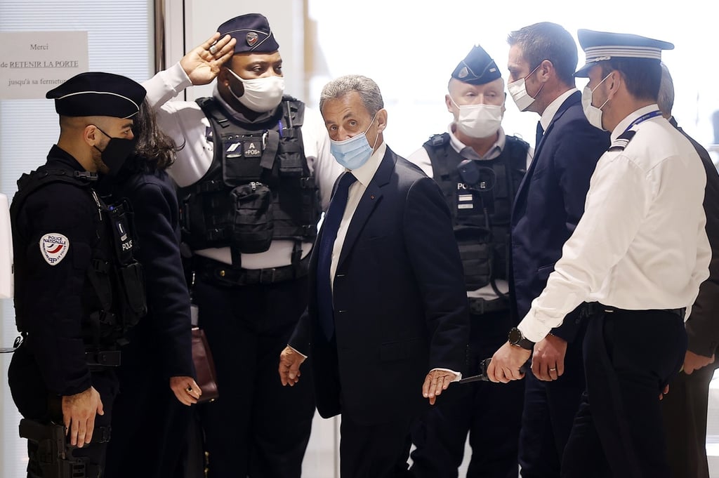 Aplazan el juicio contra Sarkozy