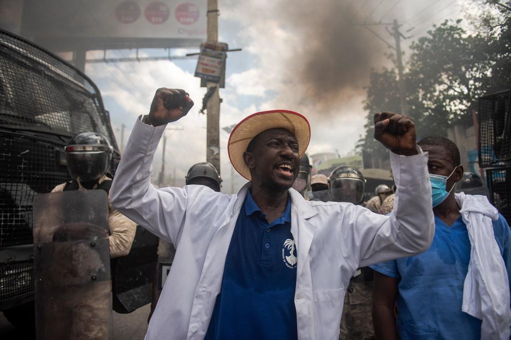 Exigen salida del director de la policía de Haití