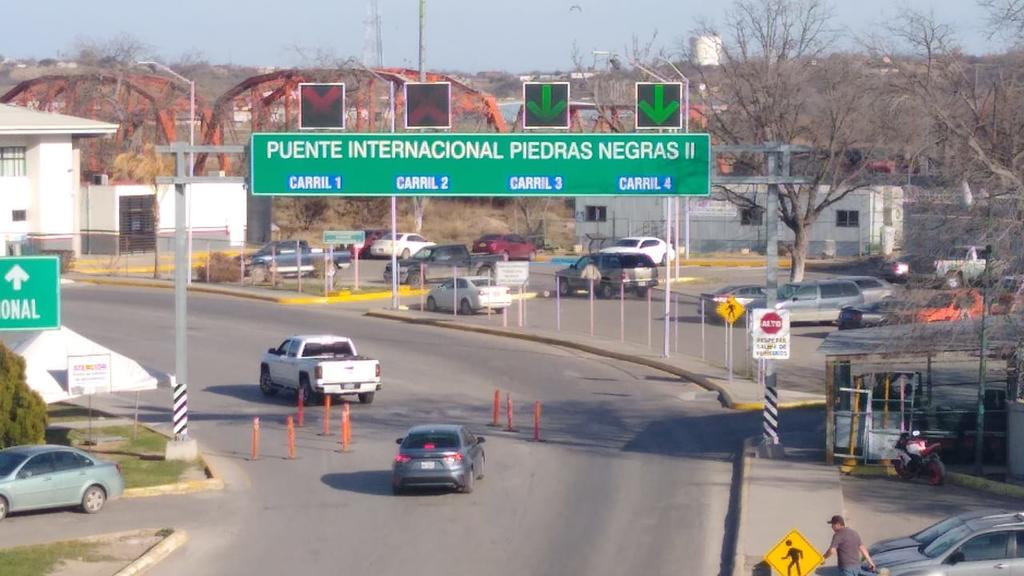 Continuarán restricciones de viajes no esenciales entre México y EUA