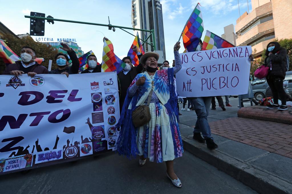 Crece tensión en Bolivia con miles de personas marchando a favor de Luis Arce