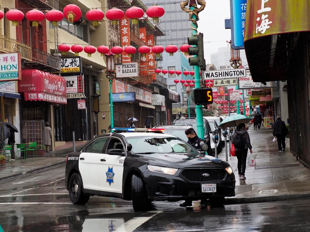 Mandan más policías a Chinatown tras atentado