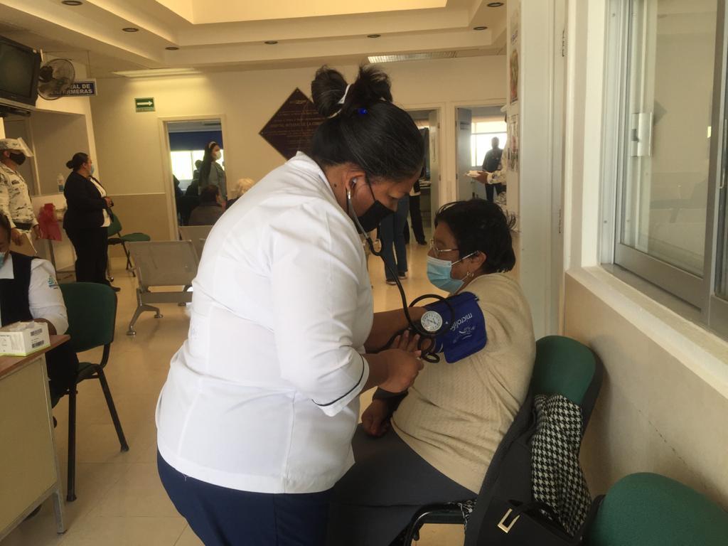 Inicia inmunización contra el COVID-19 en Mapimí