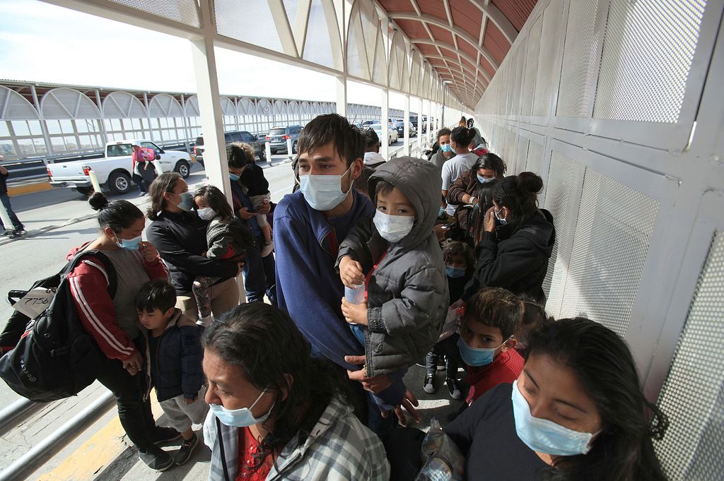Retorna EUA migrantes a Ciudad Juárez por riesgos