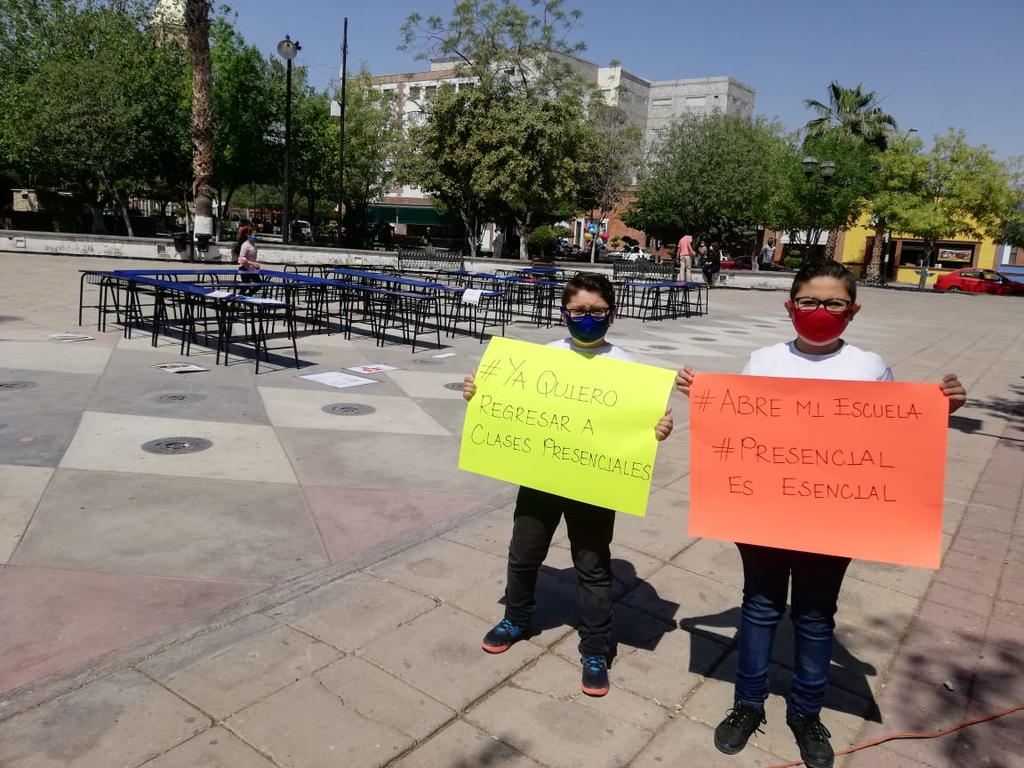 Se manifiestan pacíficamente para regresar a clases presenciales en Gómez Palacio