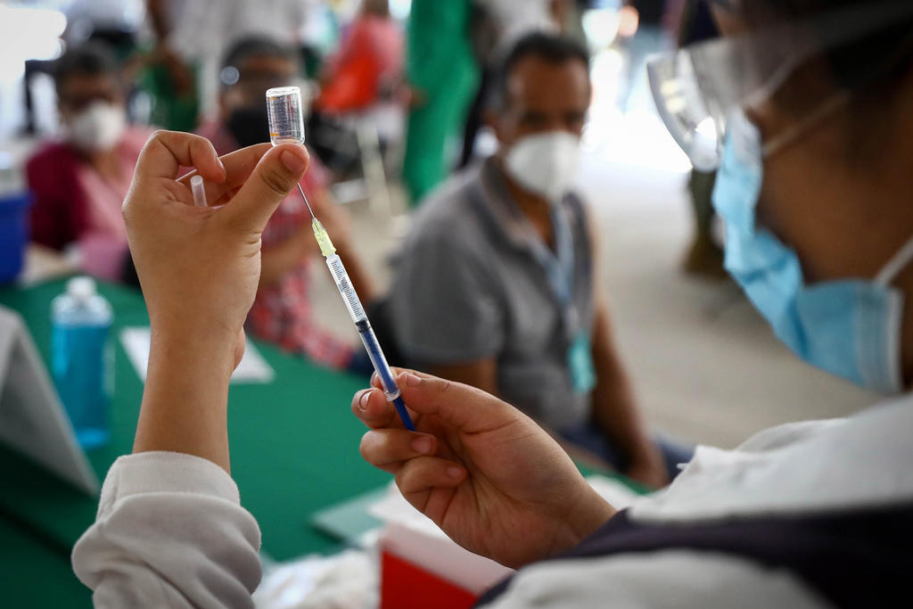 Vacuna mexicana de COVID-19 estaría lista este año, según Salud