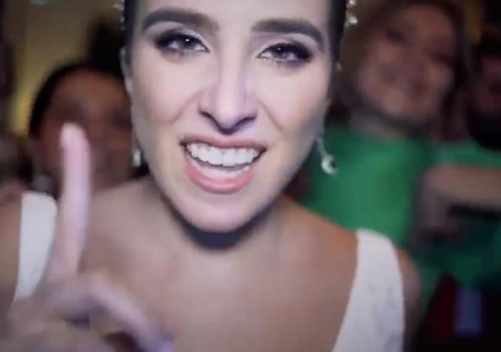 Novia cautiva creando 'video musical' en su boda al ritmo de 'Perdóname'