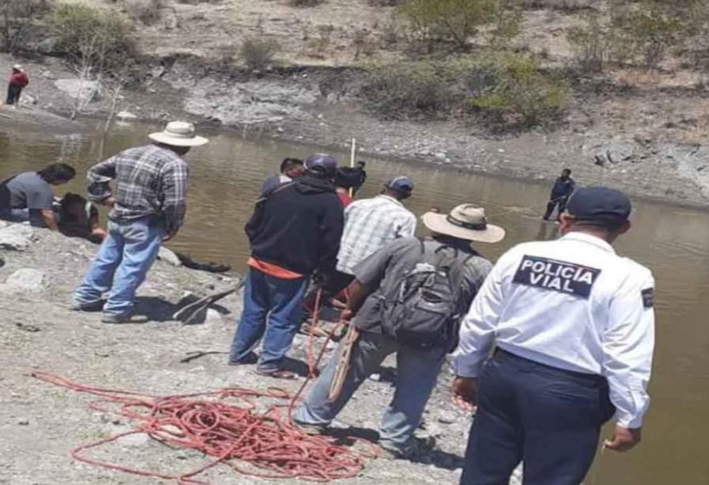 Recuperan cuerpos de una familia ahogada en una presa de Oaxaca