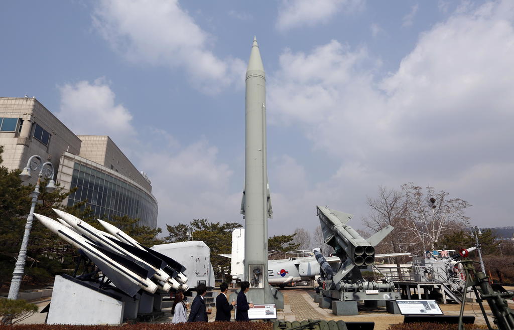 Corea del Sur convoca a 'reunión de emergencia' tras lanzamiento de misiles norcoreano