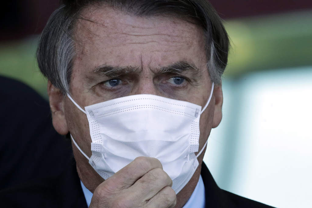 Pide indagar a Bolsonaro por 'crímenes contra la salud'