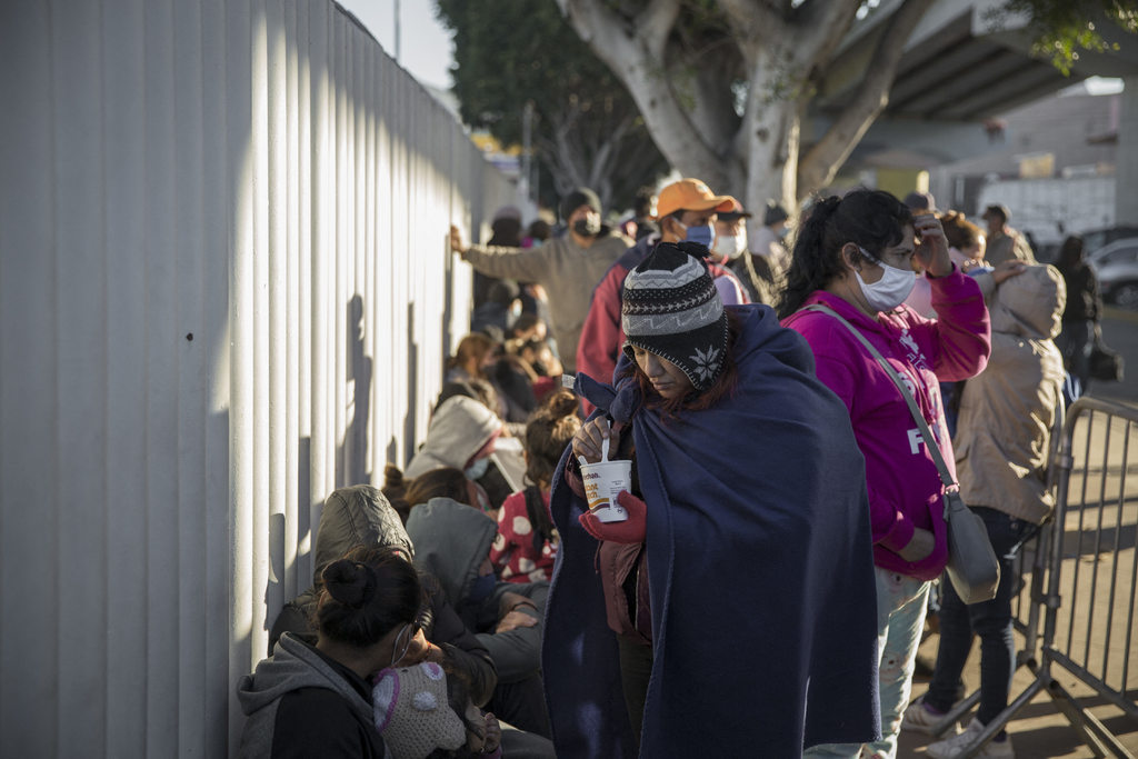 Migrantes exigen agilizar sus procesos de deportación