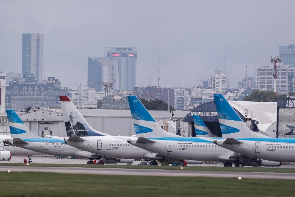 Argentina suspende vuelos provenientes de México, Brasil y Chile por COVID-19