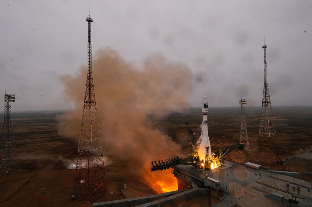 Cohete ruso pone en órbita 36 satélites de compañía británica OneWeb