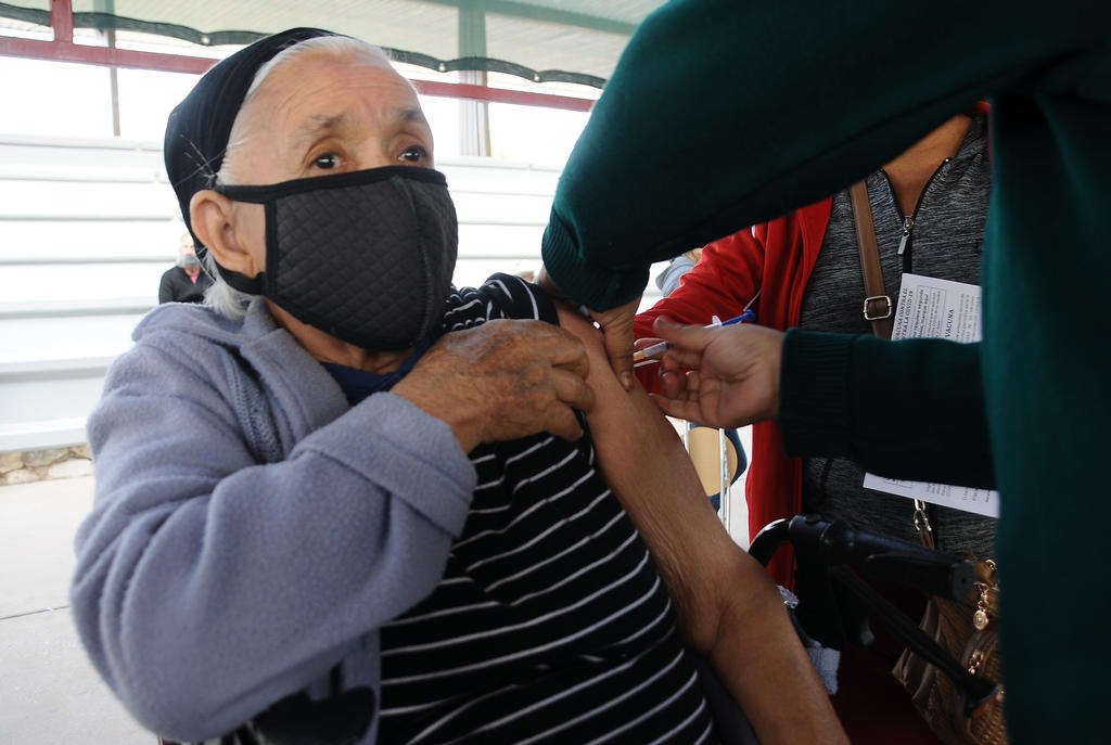 Advierten rezago en uso de vacunas contra el COVID en México