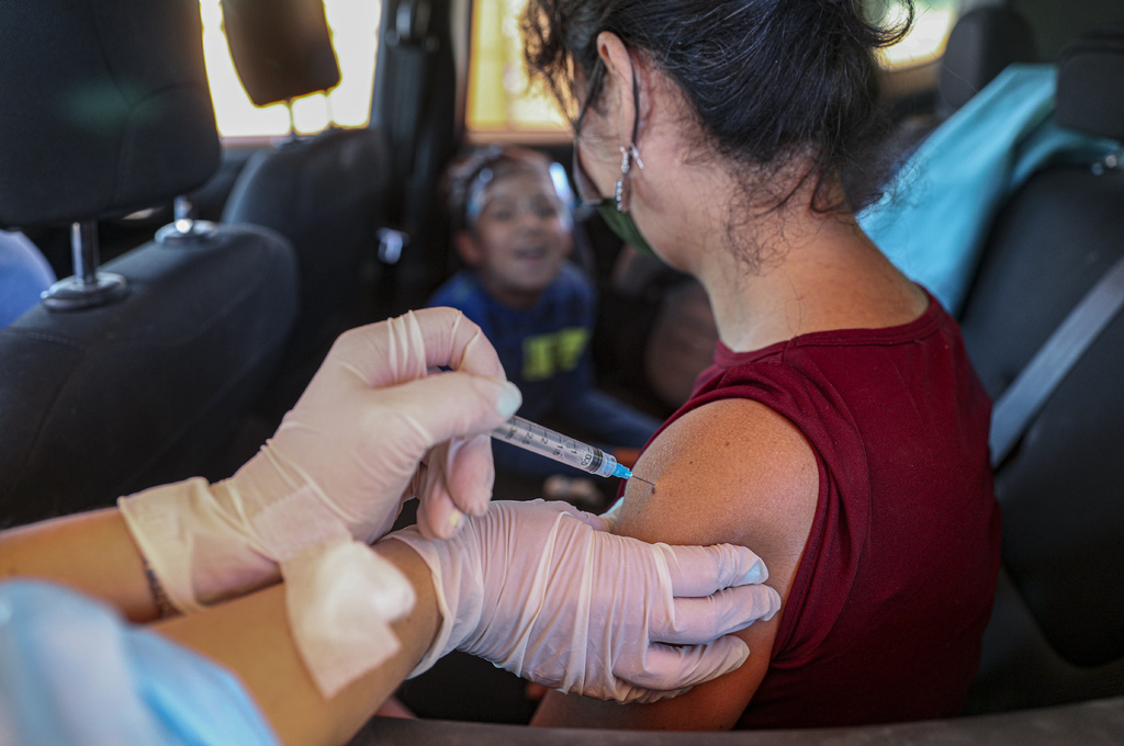 Chile anuncia acuerdo con CanSino para importar vacunas