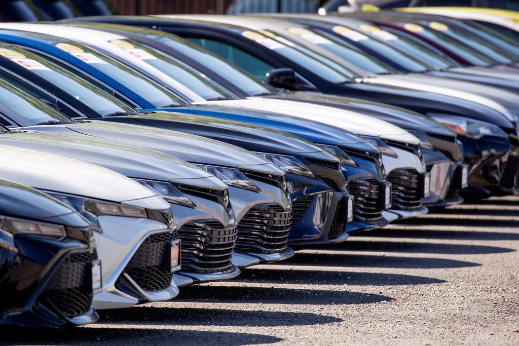 Retrocede venta de autos a nivel mundial