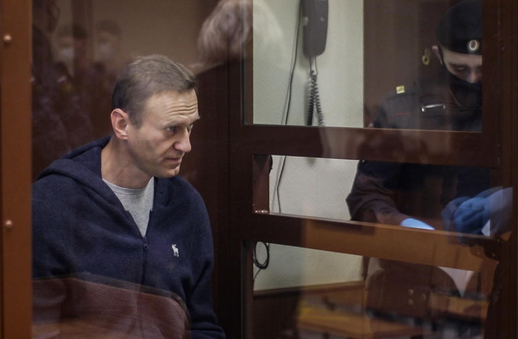 Asegura Rusia que Navalni recibe atención médica necesaria