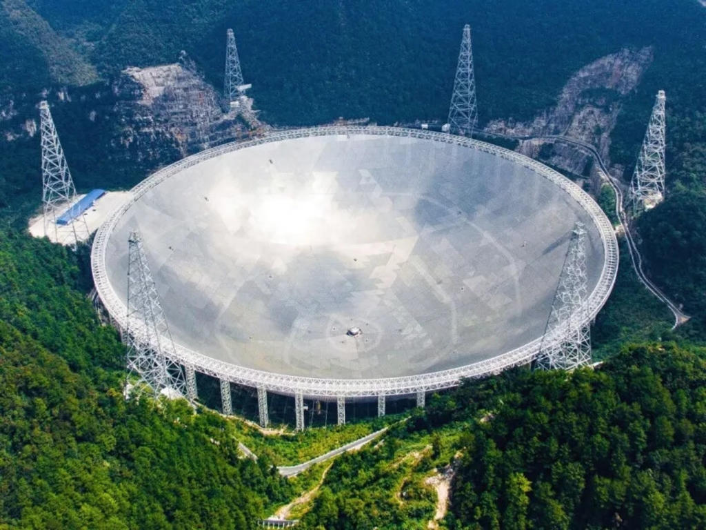 Abre China el radiotelescopio más grande del mundo a científicos extranjeros