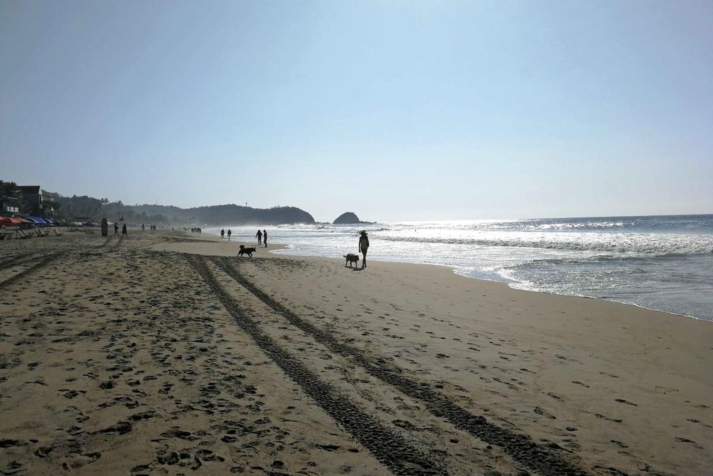 Muere ahogado turista estadounidense en playa de Zipolite