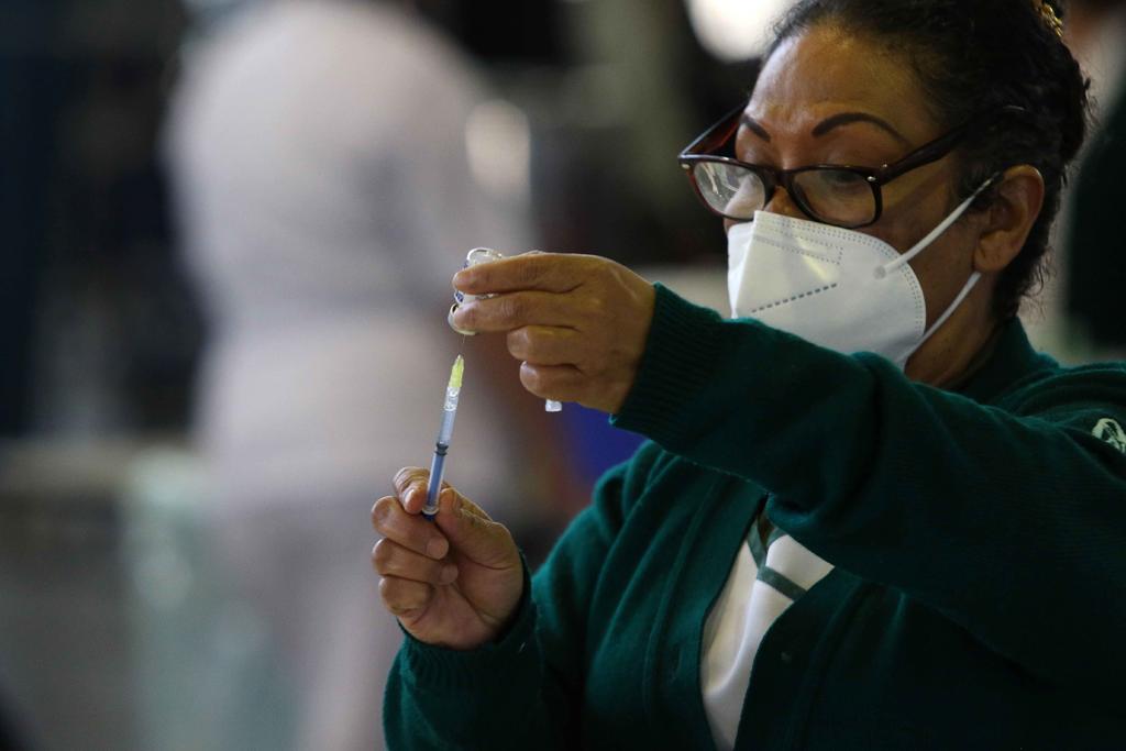Salud privada en México, sin vacunarse contra el COVID