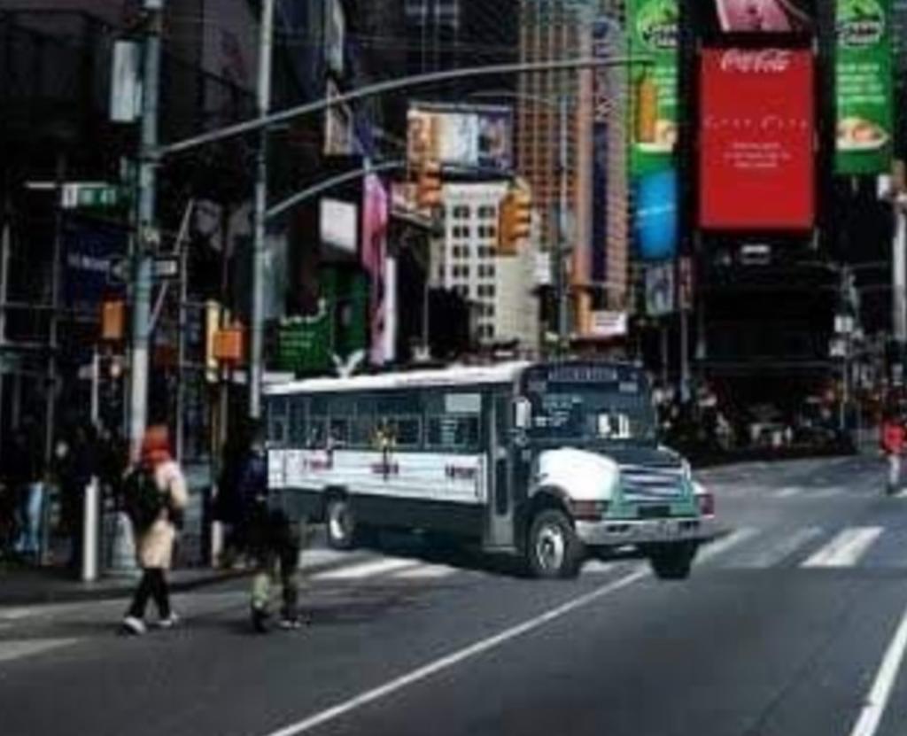 Ahora un camión de los verdes, ¿Llega al Time Square de NY?