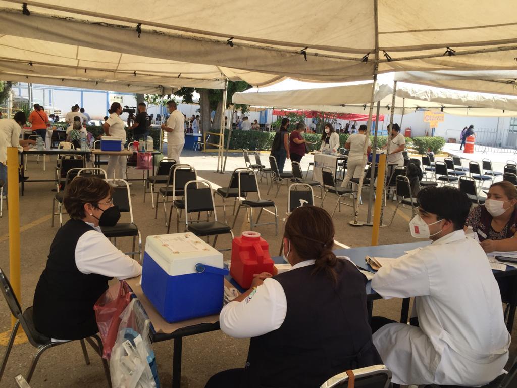 Descartan apertura de nuevo módulo de vacunación antiCOVID en Gómez Palacio por baja afluencia
