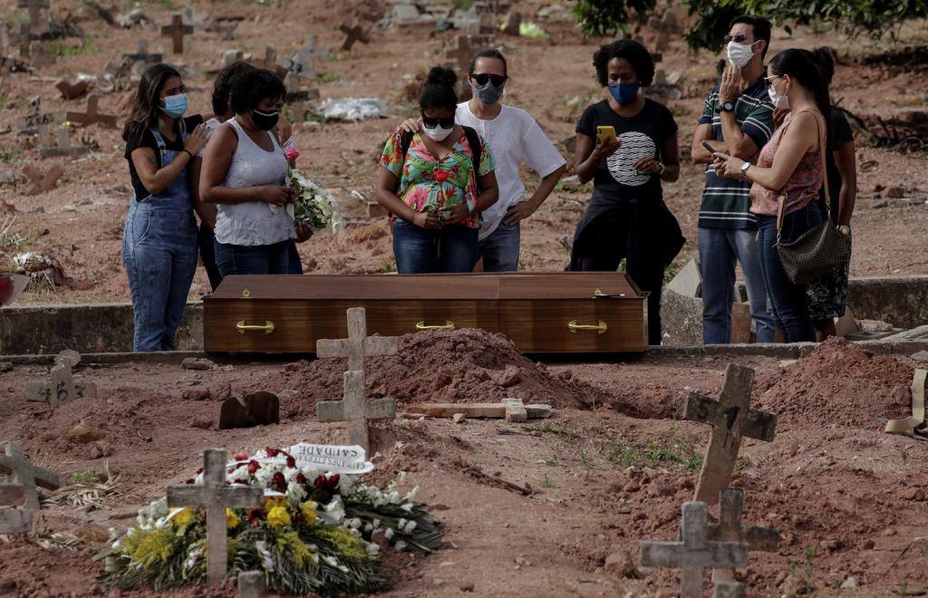 Sobrepasa Brasil récord de 4 mil muertes diarias por COVID