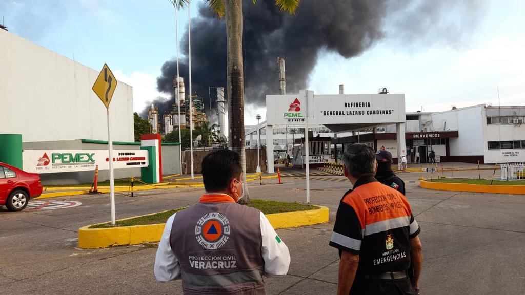 Controlan incendio en refinería de Minatitlán; reportan al menos seis heridos