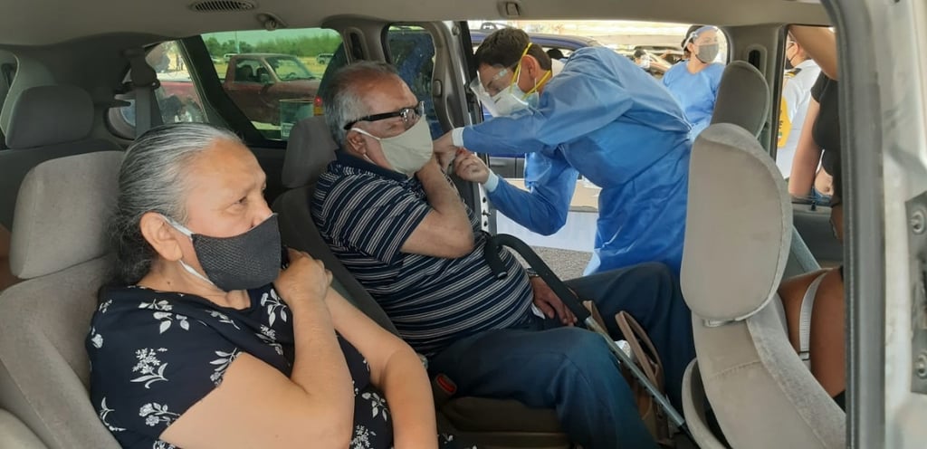 Con retraso, arrancó vacunación en Durango capital