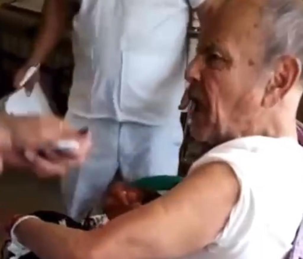 Lagunero, el abuelito viral que se enfureció al recibir la vacuna antiCOVID