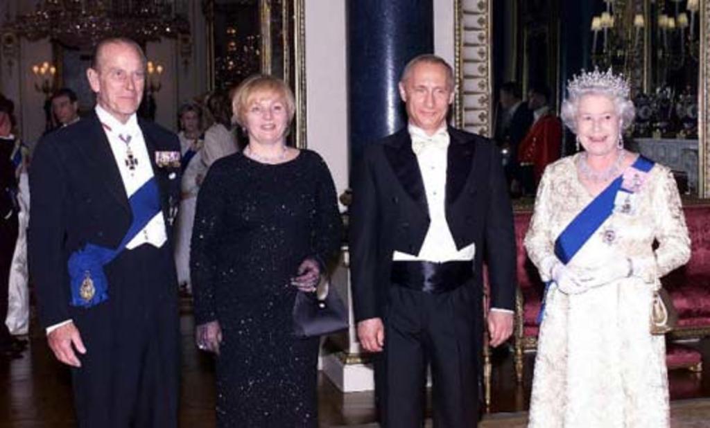 Putin ofrece sus condolencias a Isabel II por muerte del príncipe Felipe