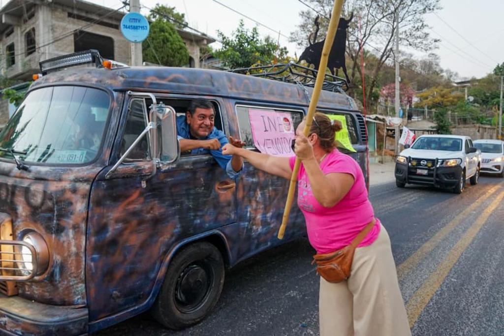 Parte caravana en apoyo a Félix Salgado rumbo a CDMX