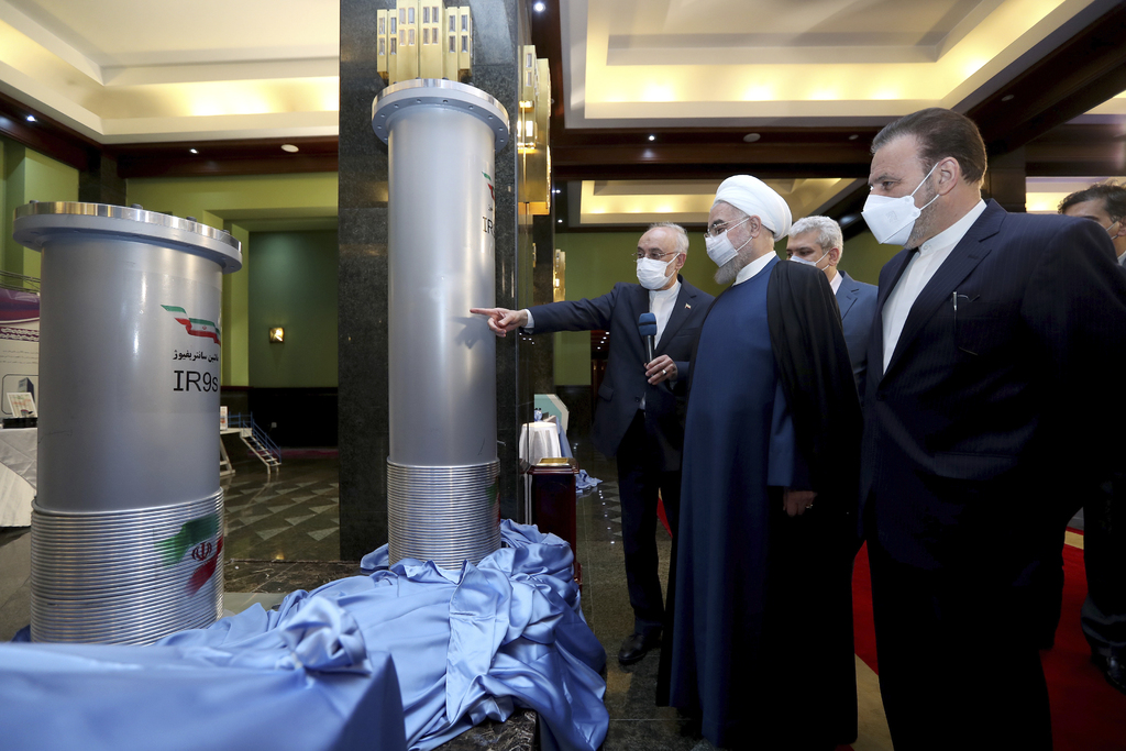 Irán prueba centrífuga nuclear
