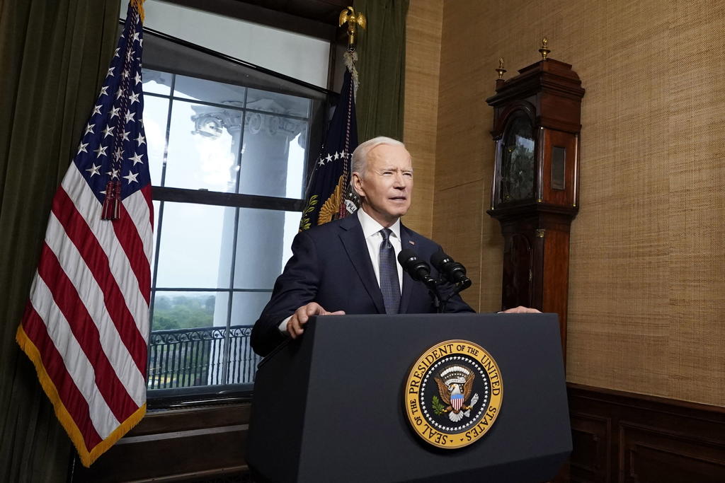 Biden sanciona a Rusia y expulsa a 10 diplomáticos rusos de EUA