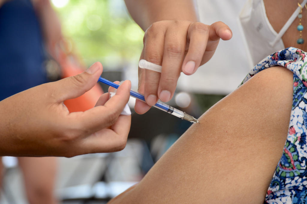 Asegura AMLO que ya están listas las vacunas antiCOVID para maestros