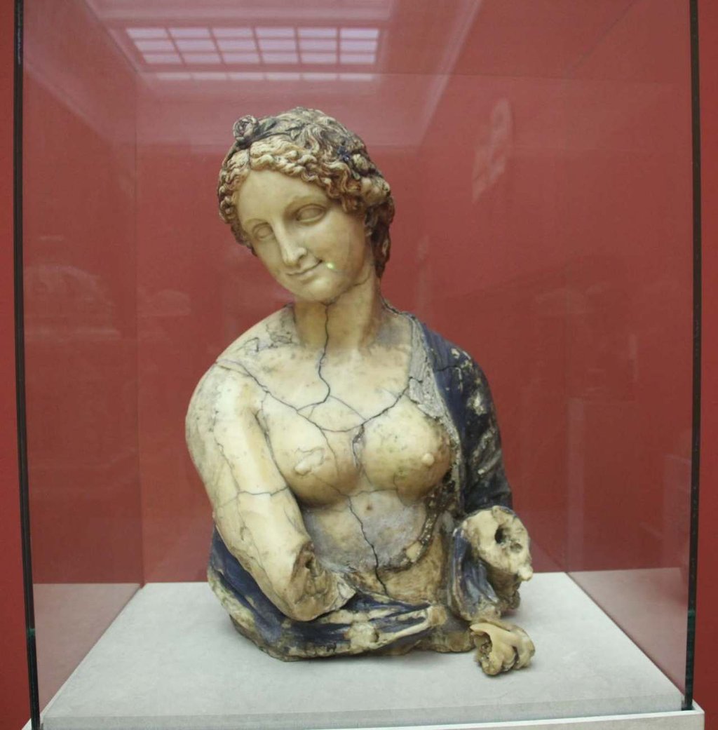 ¿Da Vinci no creó la escultura del busto de Flora?
