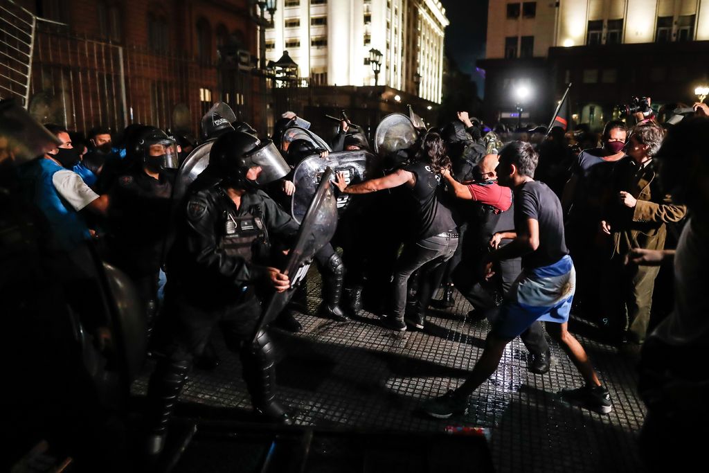 Protestan en Argentina contra restricciones