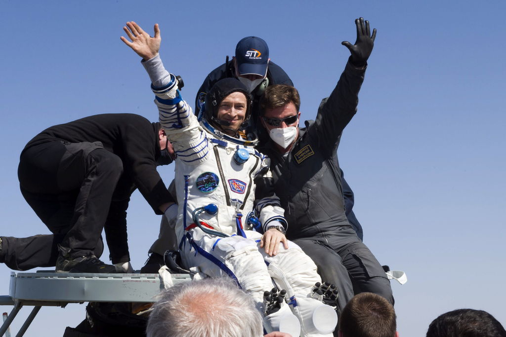 Astronautas de EUA y Rusia regresan a la Tierra