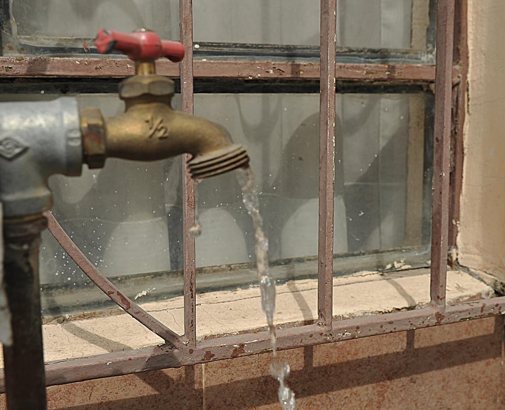 Investigan existencia de tomas clandestinas de agua potable