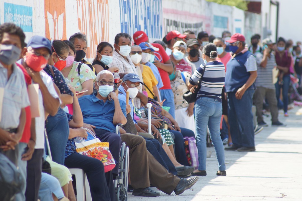 Sorprende logística de vacunación en Juchitán