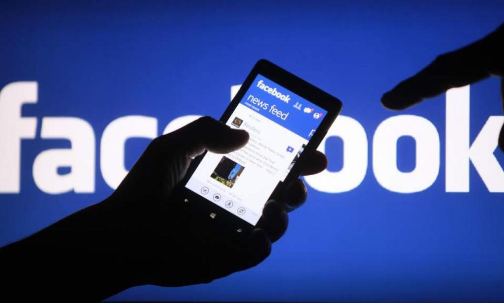 Promete Facebook adaptar canal de noticias a lo que pida cada usuario