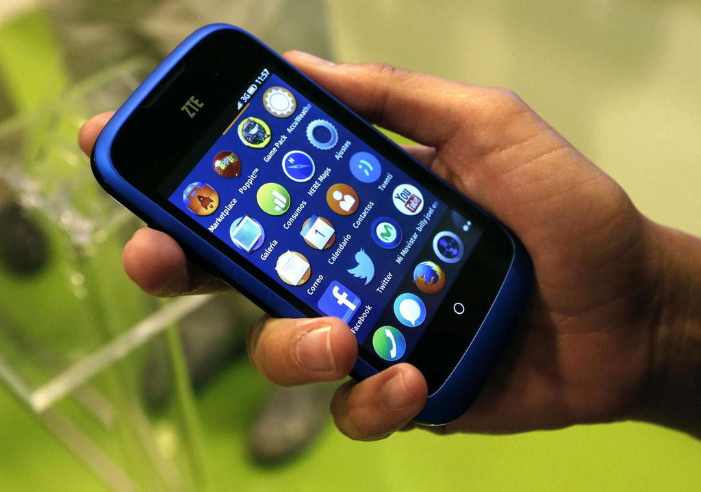 Otorga juez 24 suspensiones más contra padrón de celulares