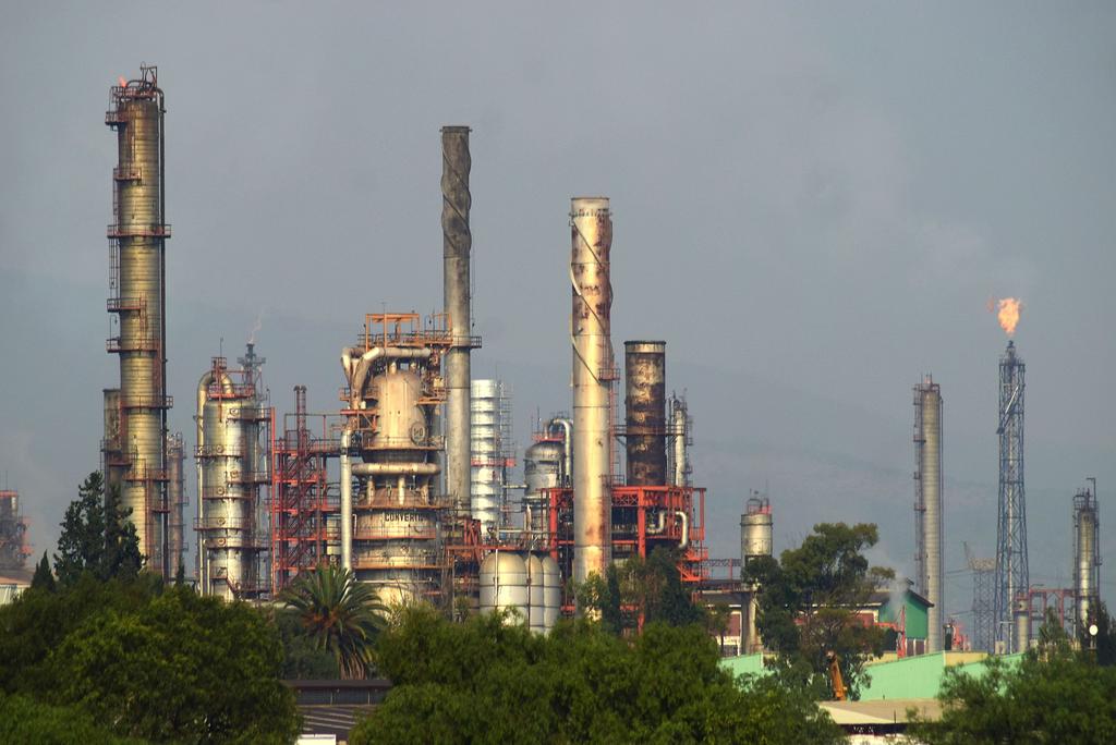 Piden trabajadores de refinería de Tula intervención de AMLO