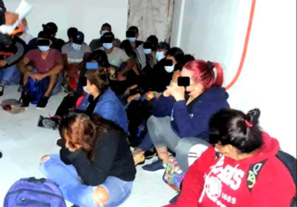 Hacinados y sin comer en 3 días, encuentran a 53 migrantes en Nuevo León