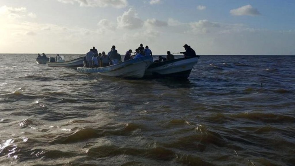 Fallecen tres migrantes venezolanos en naufragio