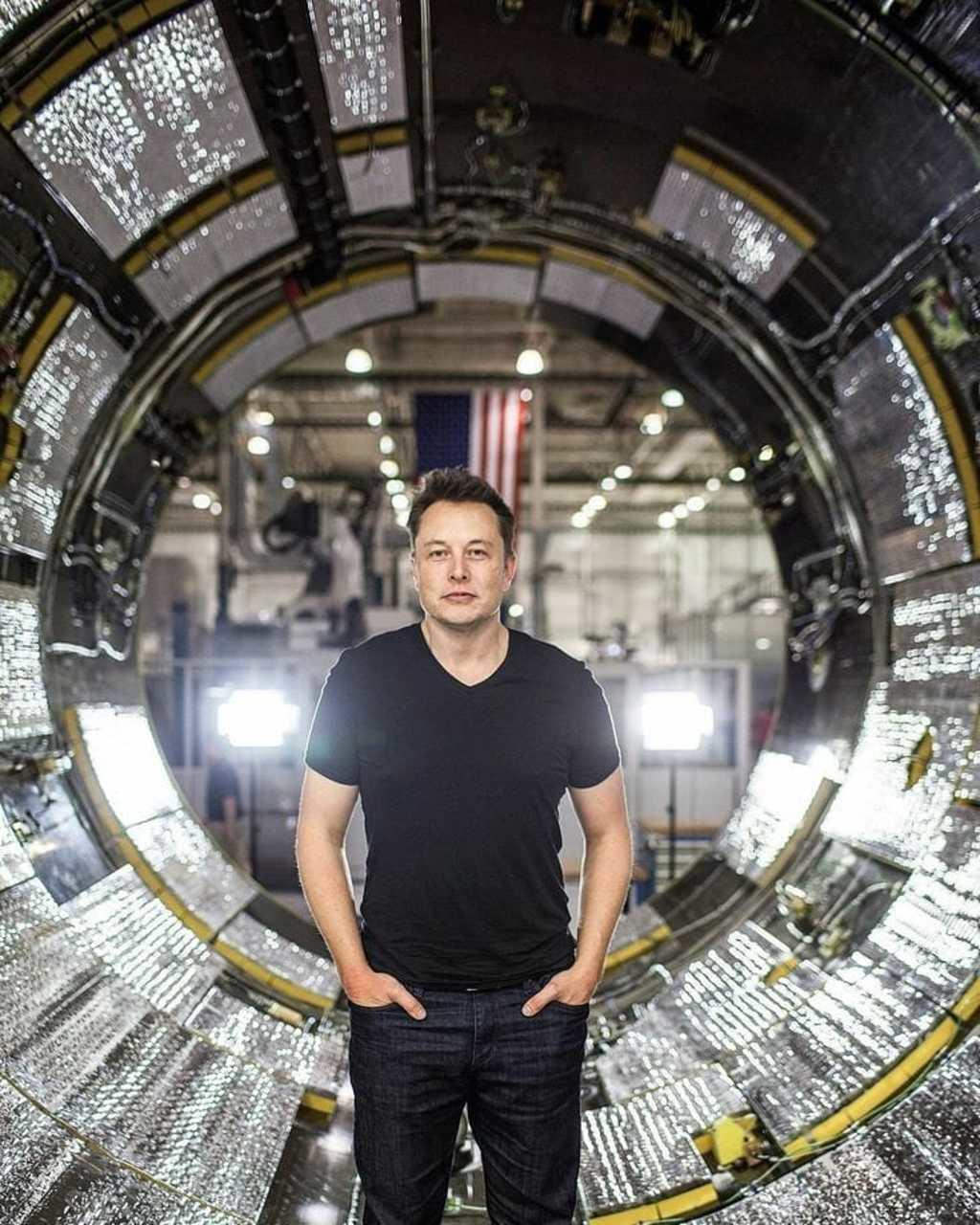 Elon Musk llega a Saturday Night Live