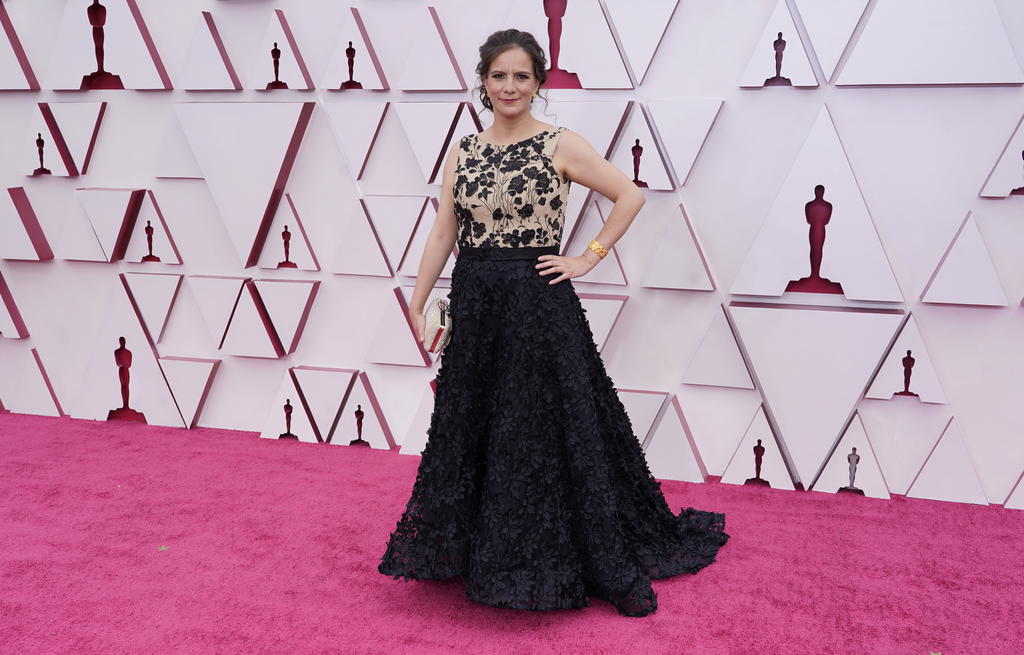 Moda mexicana desfiló por la alfombra de los Oscar 2021