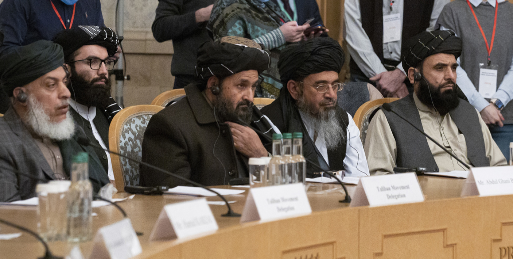Advierten tragedia si talibanes retoman violencia