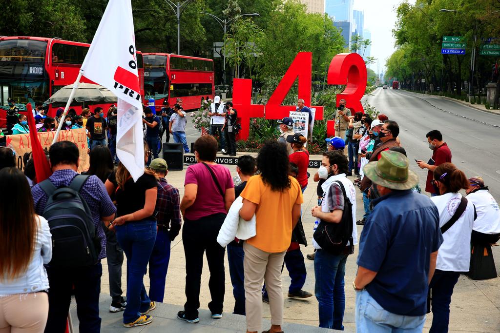 Anuncian padres de los 43 de Ayotzinapa jornada de búsqueda en Guerrero