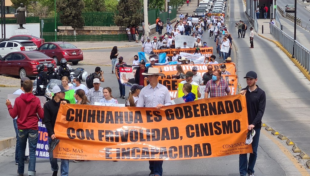Familia LeBarón protesta contra Gobierno estatal